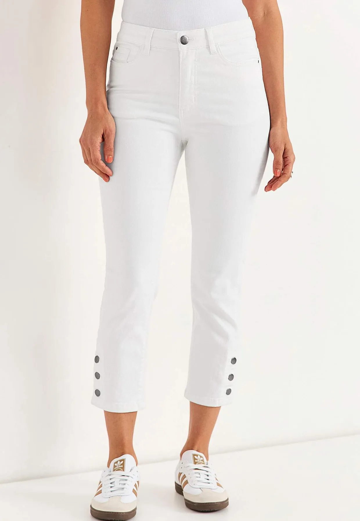Caprifarkut viisitaskuisella mallilla