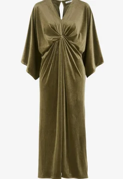 Elegantti kaftaanimekko veluurista