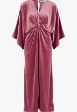 Elegantti kaftaanimekko veluurista