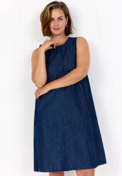 Hihaton farkkumekko taskuilla