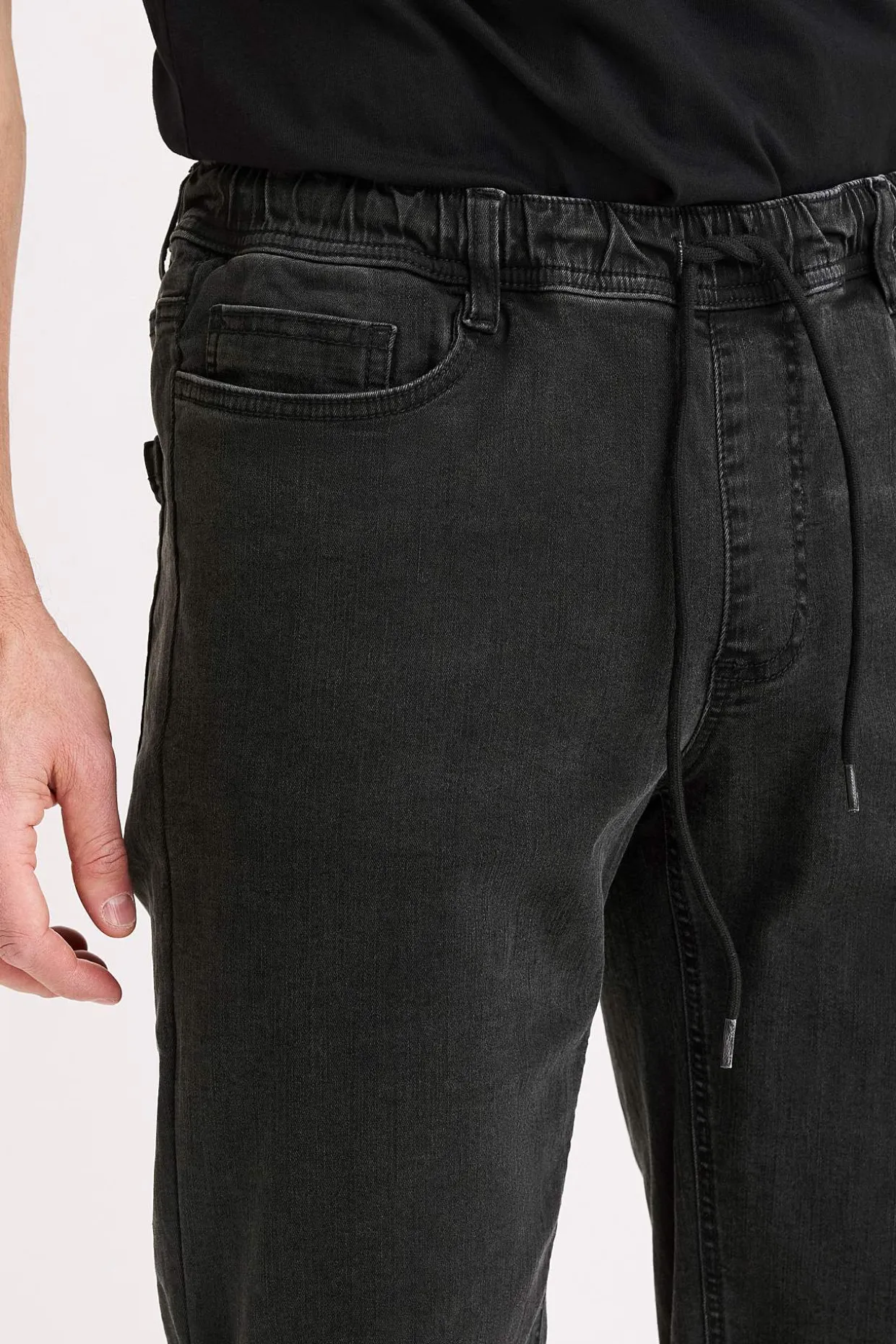 Joggershortsit elastisella vyötäröllä