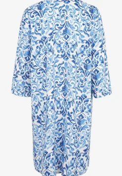 Kudottu, kuviollinen mekko