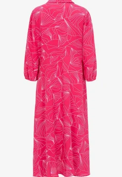 Kudottu mekko taskuilla