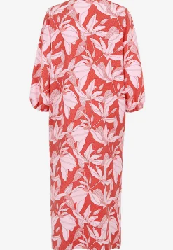 Kudottu mekko taskuilla