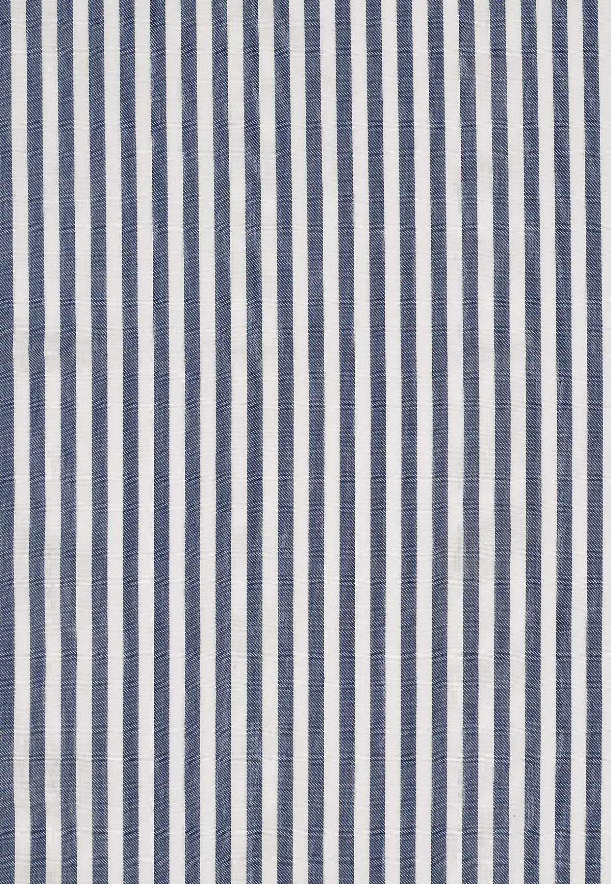Kudottu, raidallinen laskosverho