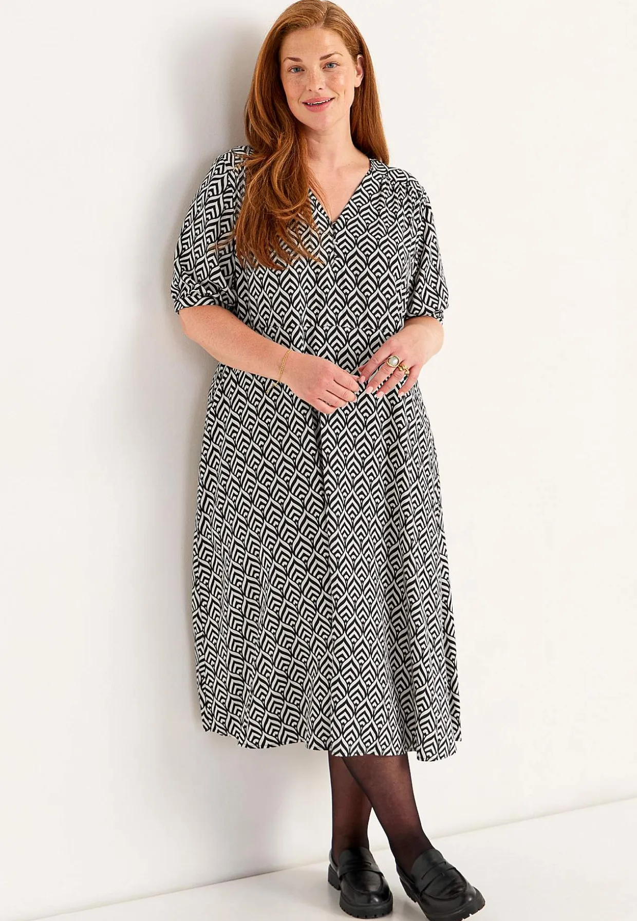 Kuviollinen mekko