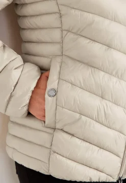 Käytännöllinen, tyylikäs kevyt takki