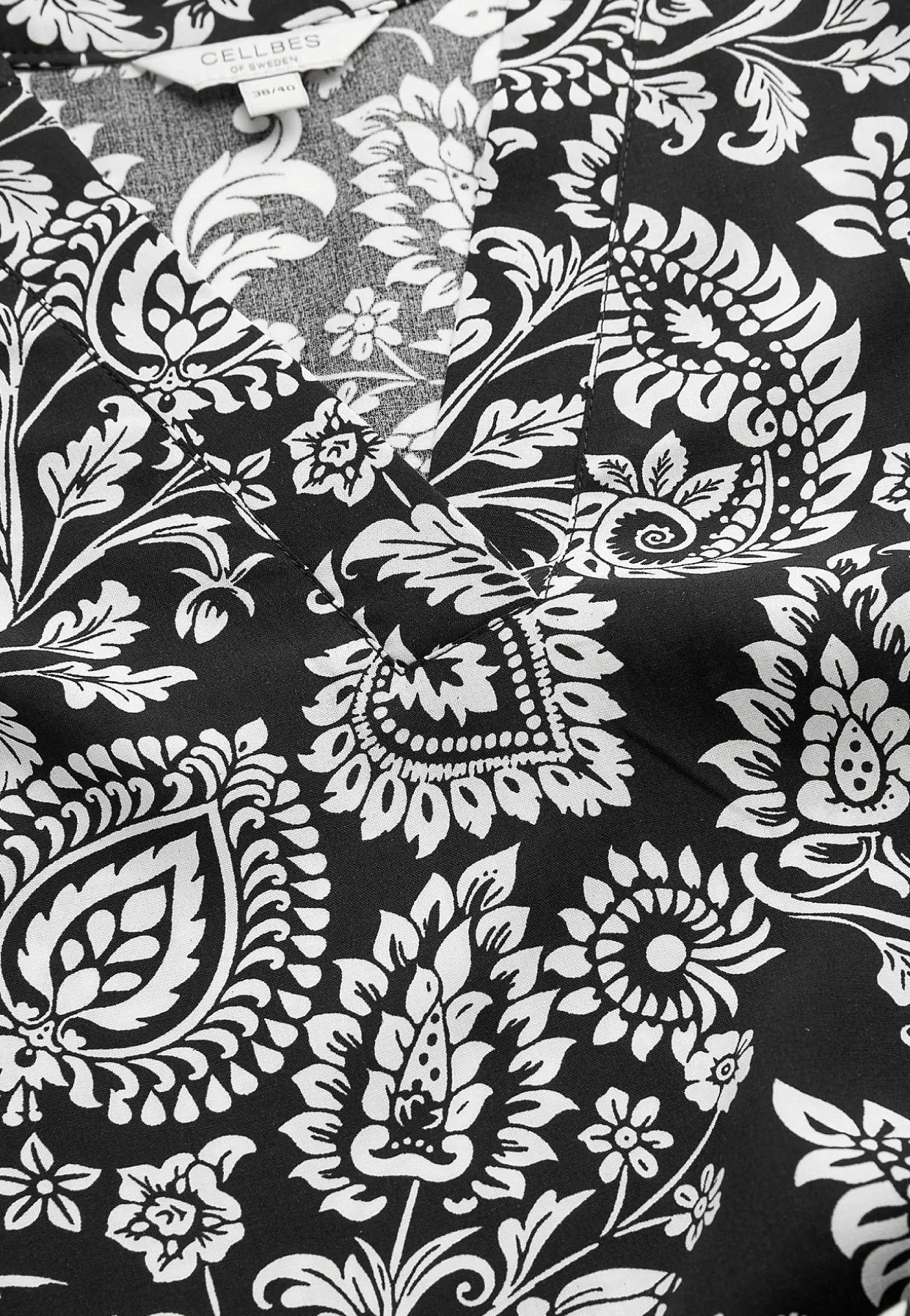 Mekko röyhelöillä