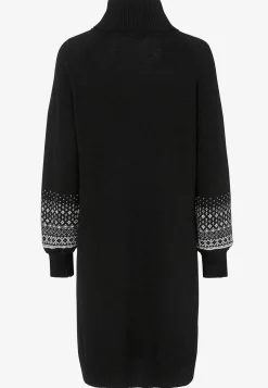 Neulottu mekko jacquard-kuvioisilla hihoilla
