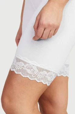 Pyöräilyshortsit pitsillä Josefin