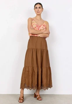 Röyhelöhame kirjonnalla