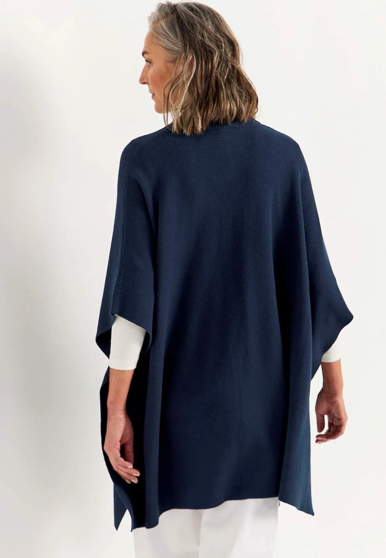 Tiheäsilmukkainen poncho