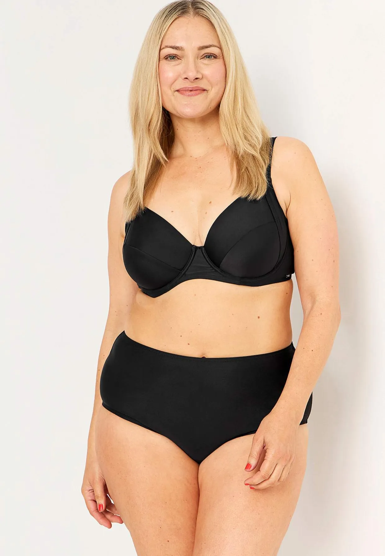 Toppaamattomat bikinirintaliivit Umeå