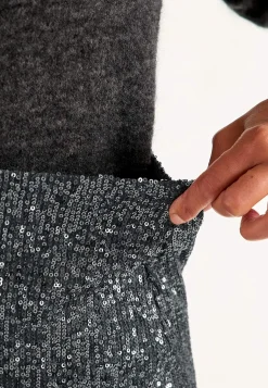 Ylellinen paljettihame